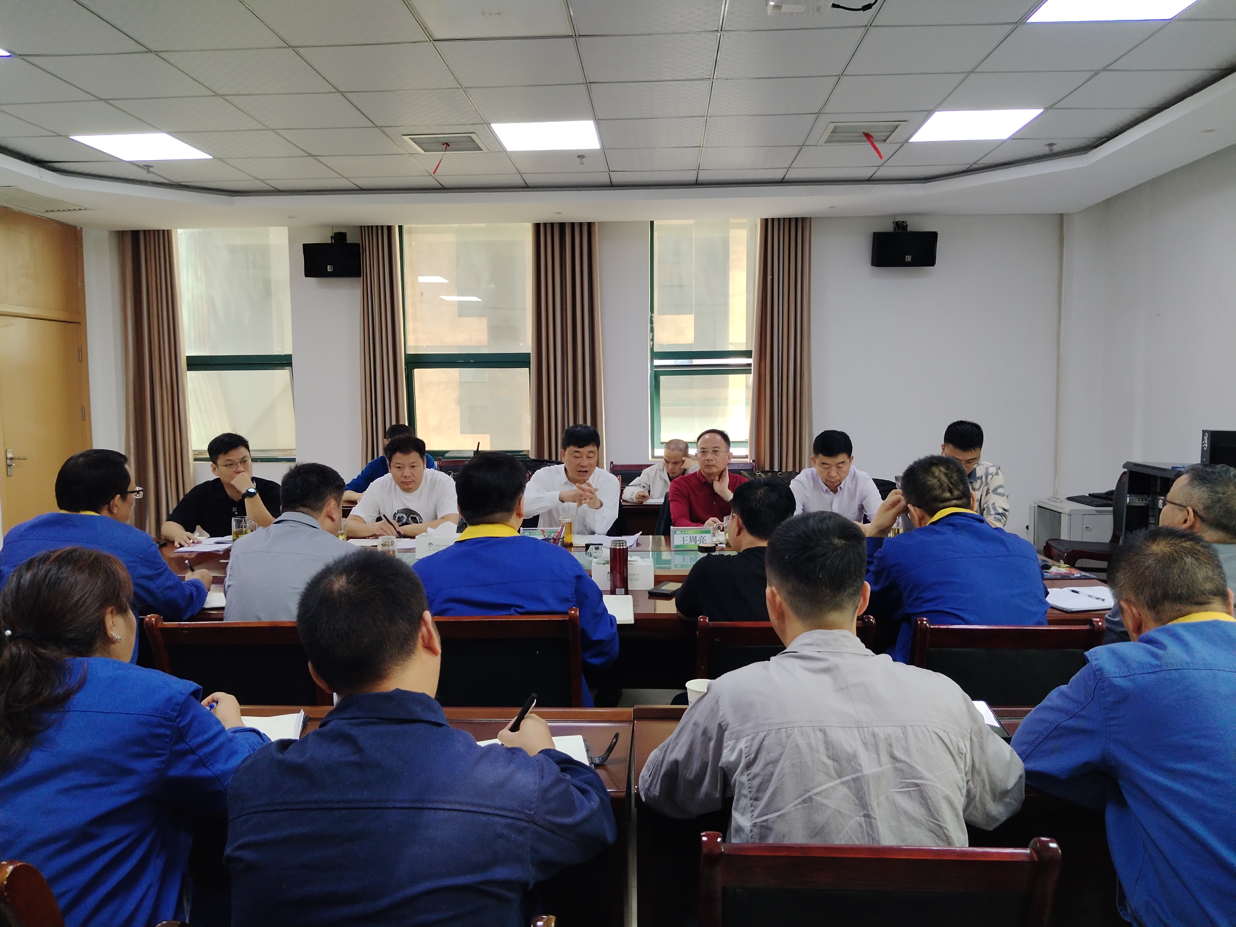 集團(tuán)黨委委員、副總經(jīng)理李凱到能礦錳業(yè)調(diào)研今年收官情況及明年排產(chǎn)計(jì)劃