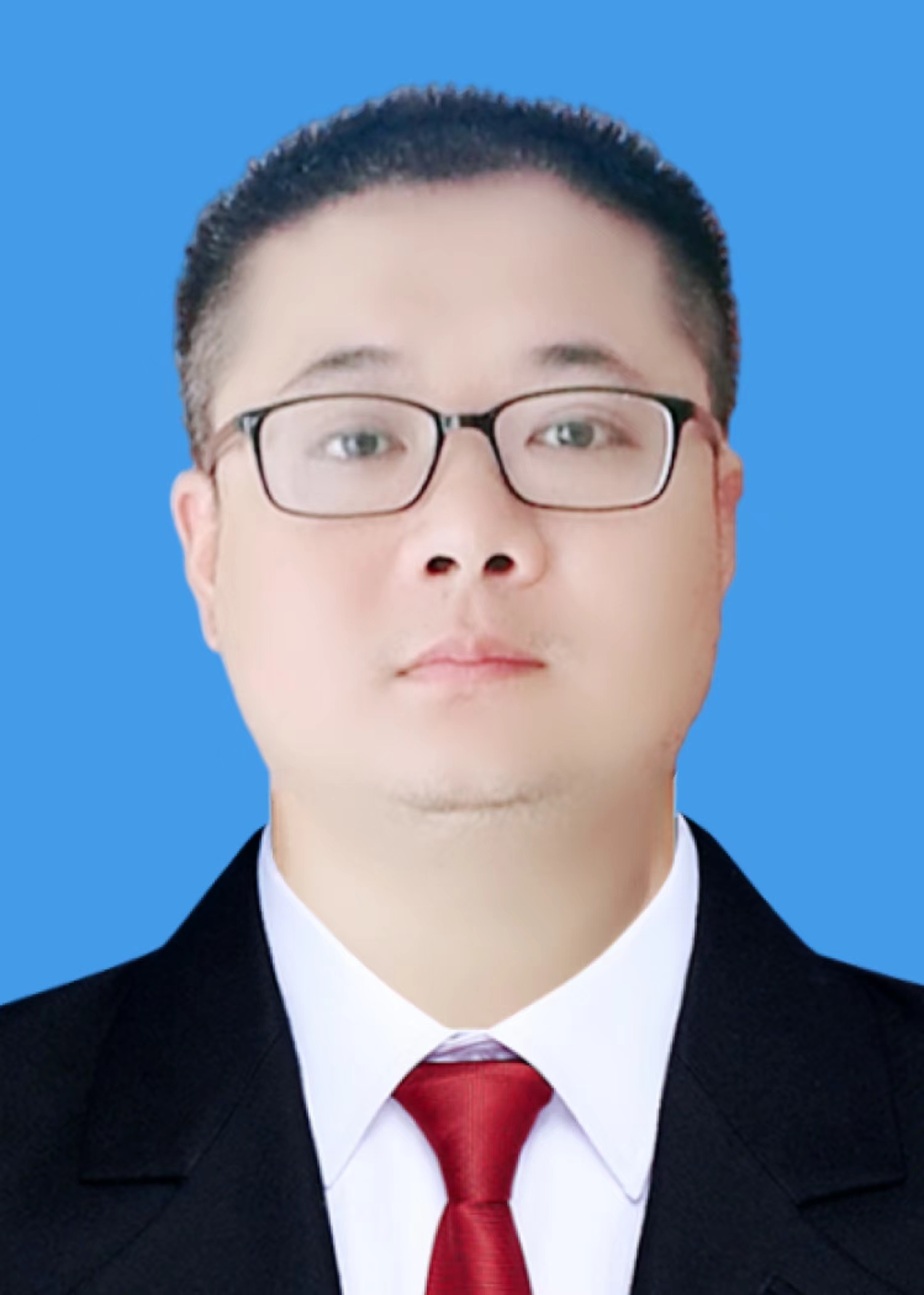 周鋒 黨委委員、副總經(jīng)理